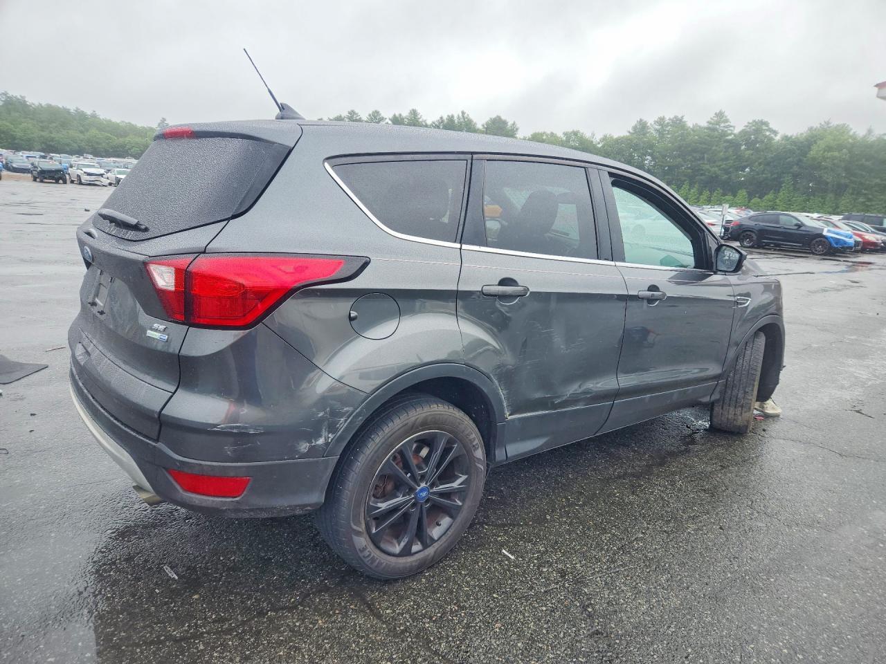 2019 Ford Escape Se - Фото 3