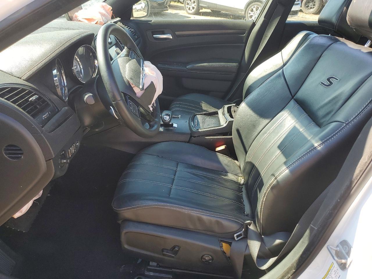 2014 Chrysler 300 S - Image 7