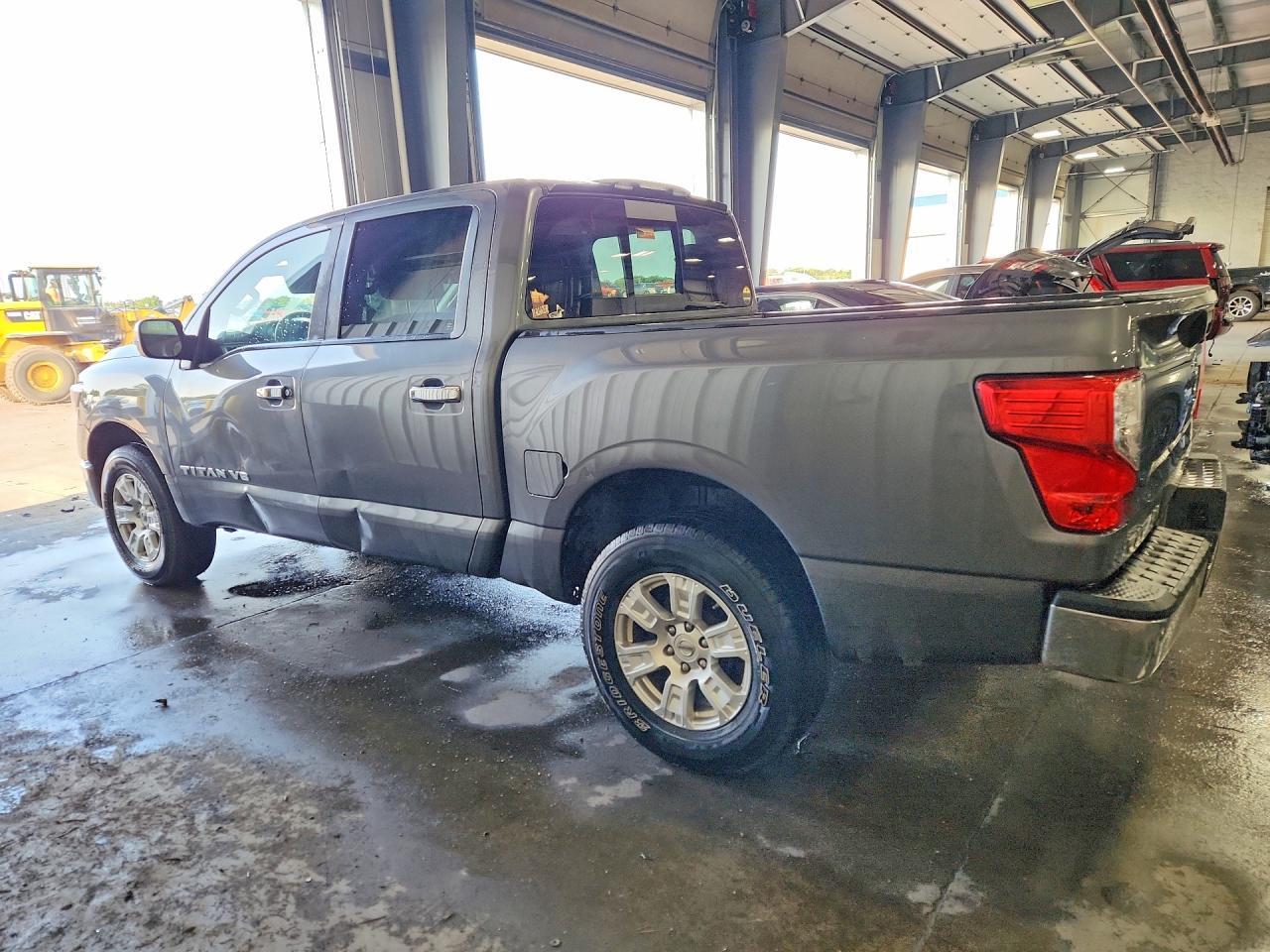 2019 Nissan Titan Sv - Image 2