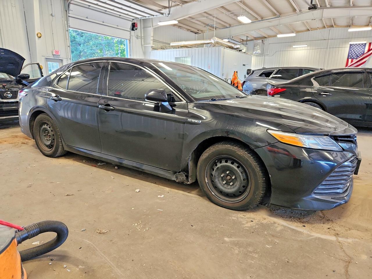 2018 Toyota Camry Hybrid Xle - Фото 4