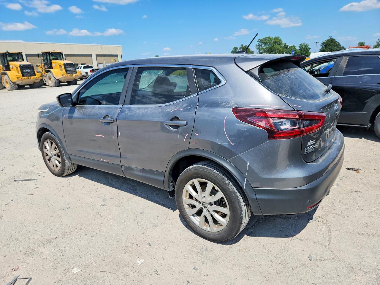 2021 Nissan Rogue Sport S - Фото 2