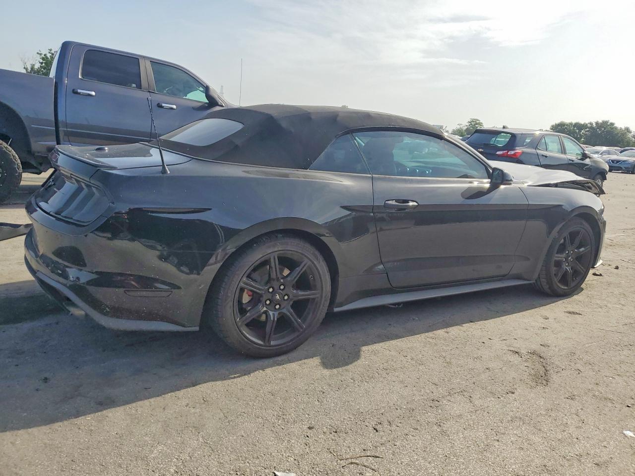 2018 Ford Mustang - Фото 3
