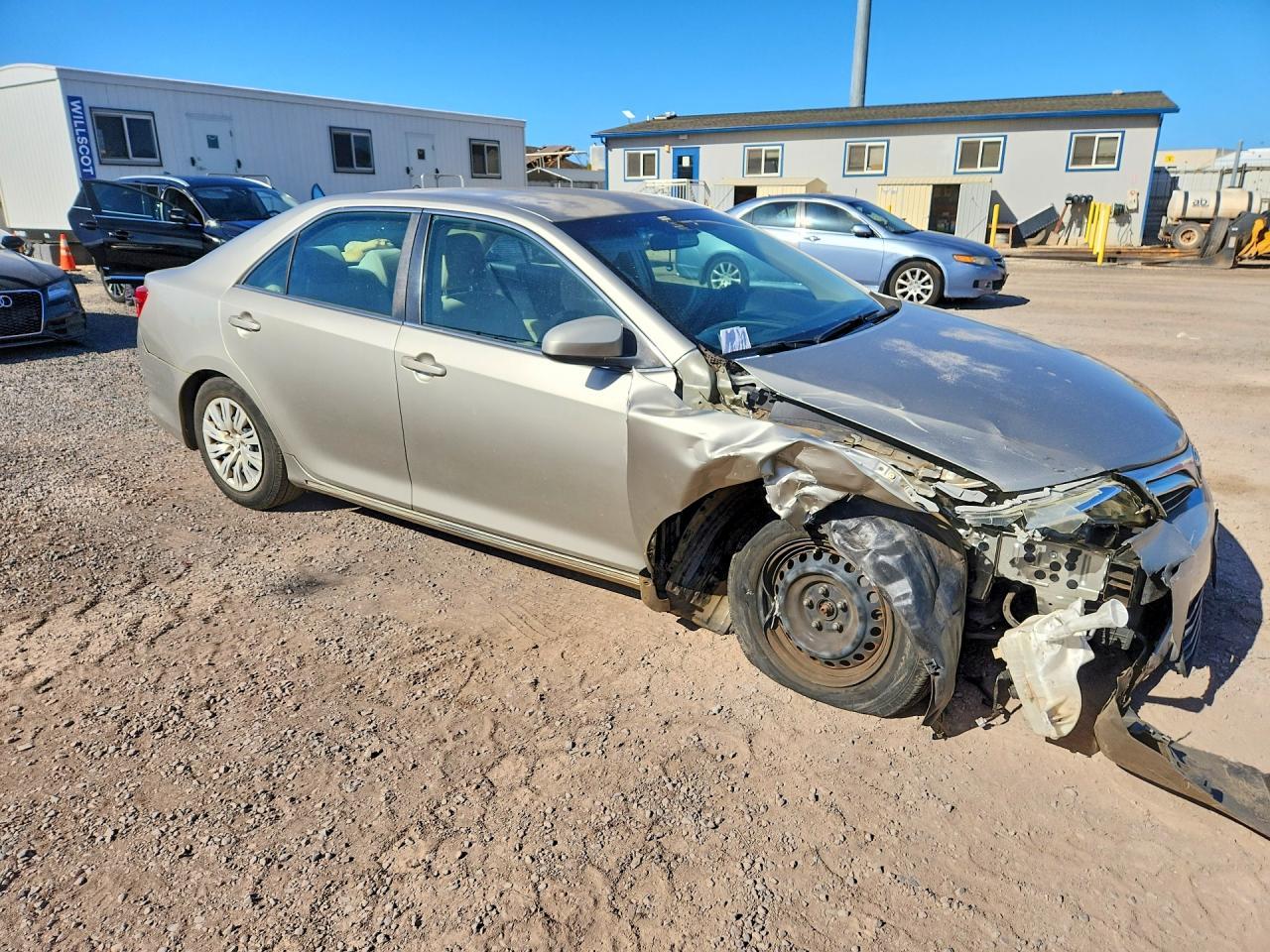 2014 Toyota Camry Le - Фото 4