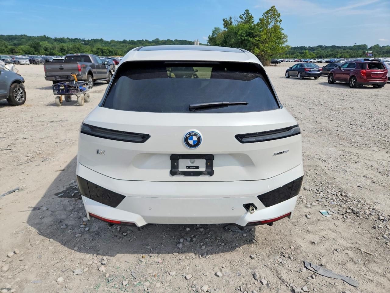 2025 BMW Ix xDrive50 - Image 6