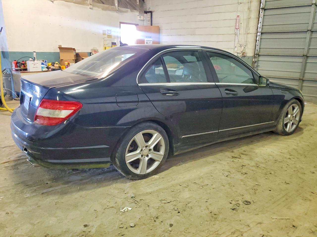 2011 Mercedes-Benz C 300 4Matic - Фото 3