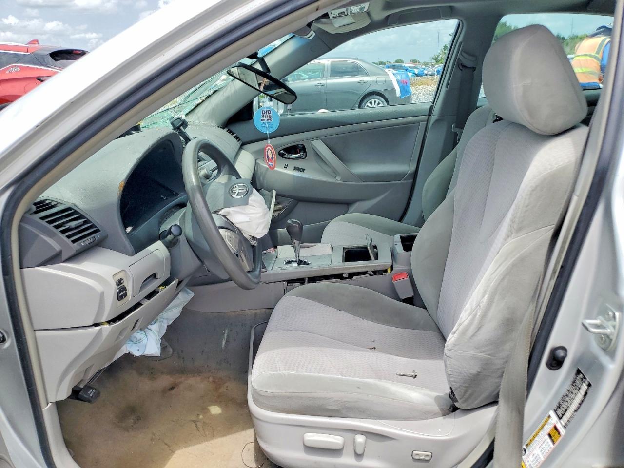 2010 Toyota Camry Le - Image 7