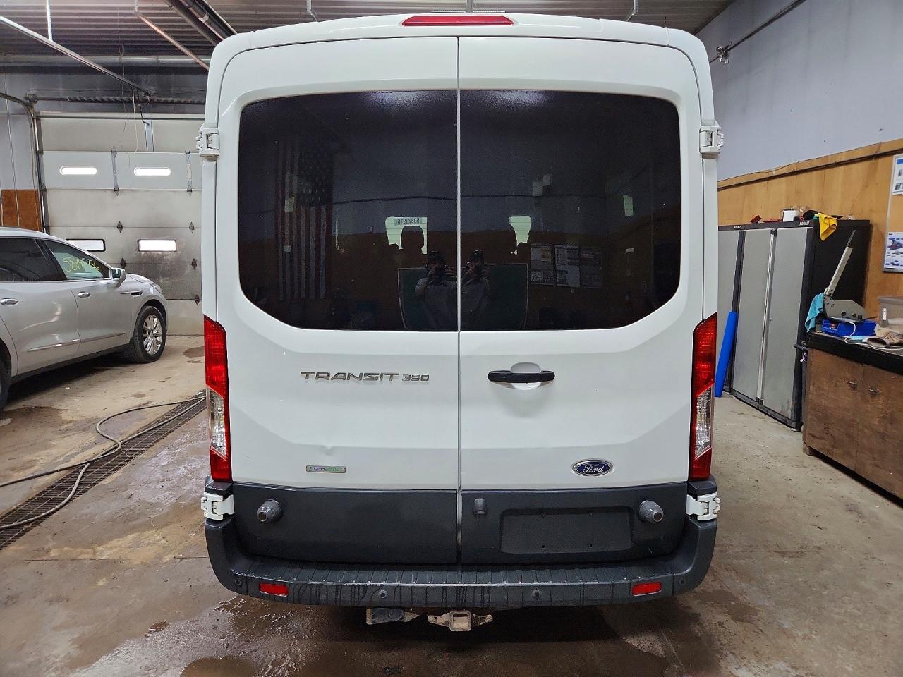 2015 Ford Transit T-350 - Фото 6