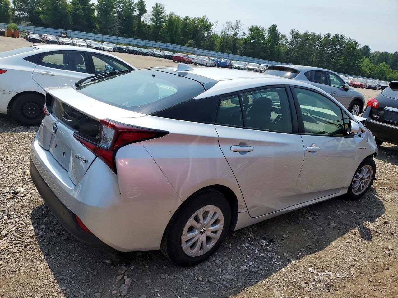 2021 Toyota Prius Le - Image 3