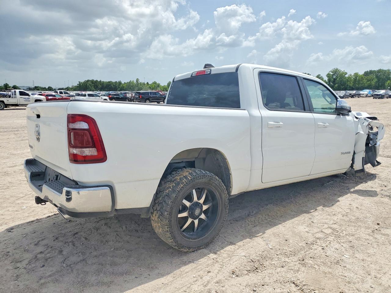 2024 Ram 1500 Laramie - Фото 3