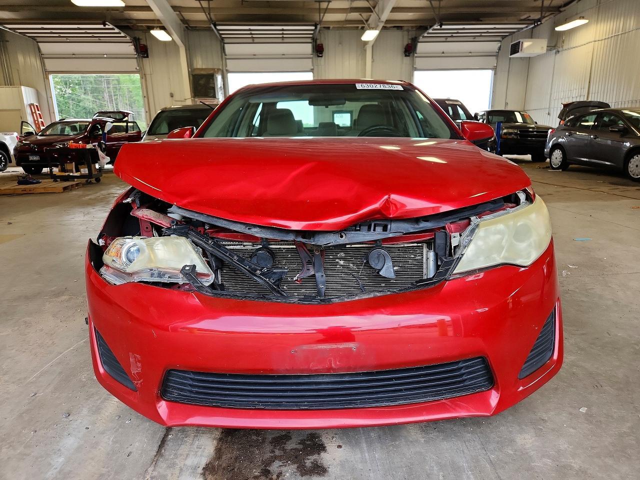 2013 Toyota Camry Le - Фото 5