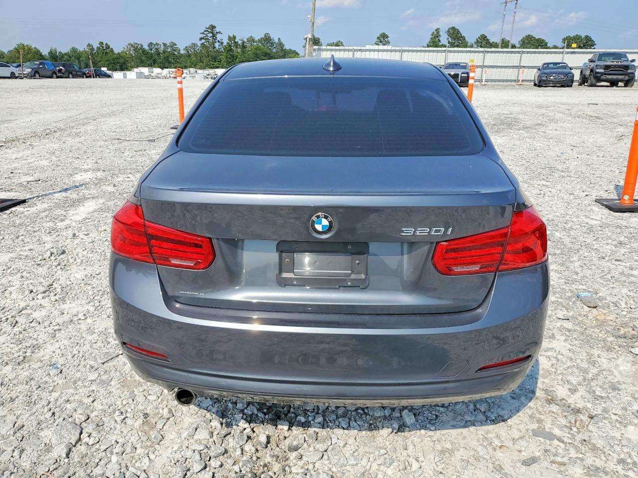 2017 BMW 320 I - Фото 6