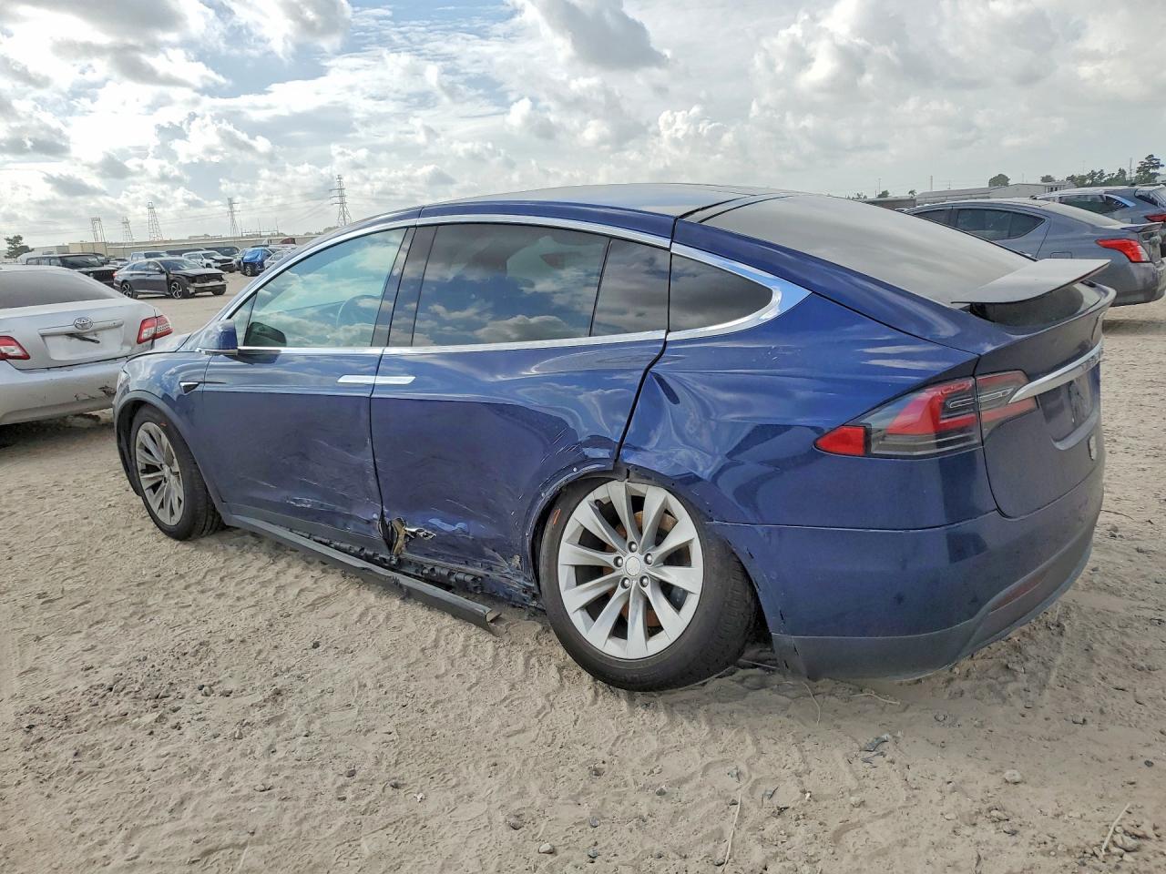 2018 Tesla Model X - Image 2