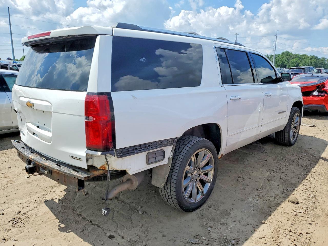 2017 Chevrolet Suburban - Image 3