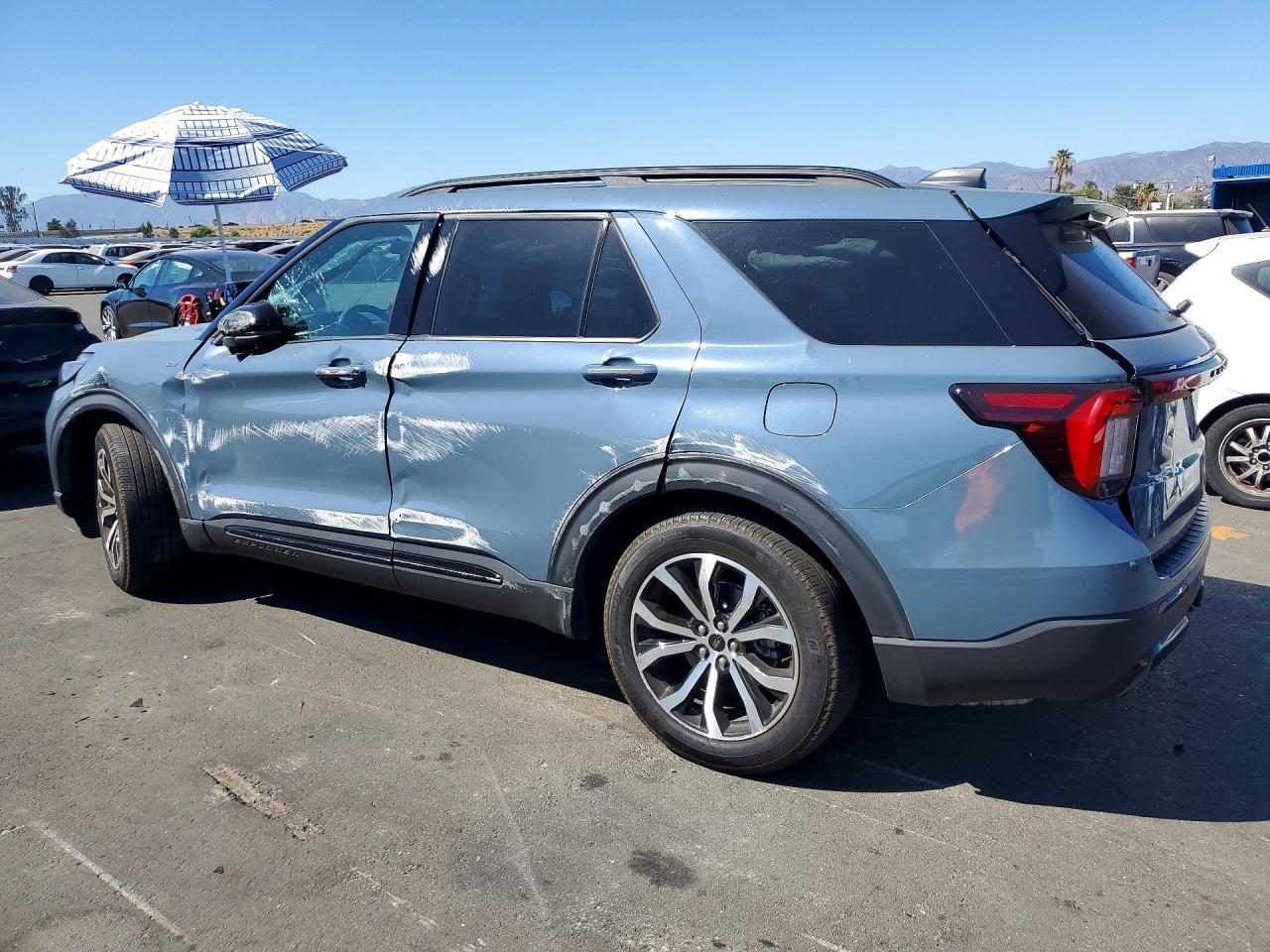 2025 Ford Explorer St-Line - Фото 2