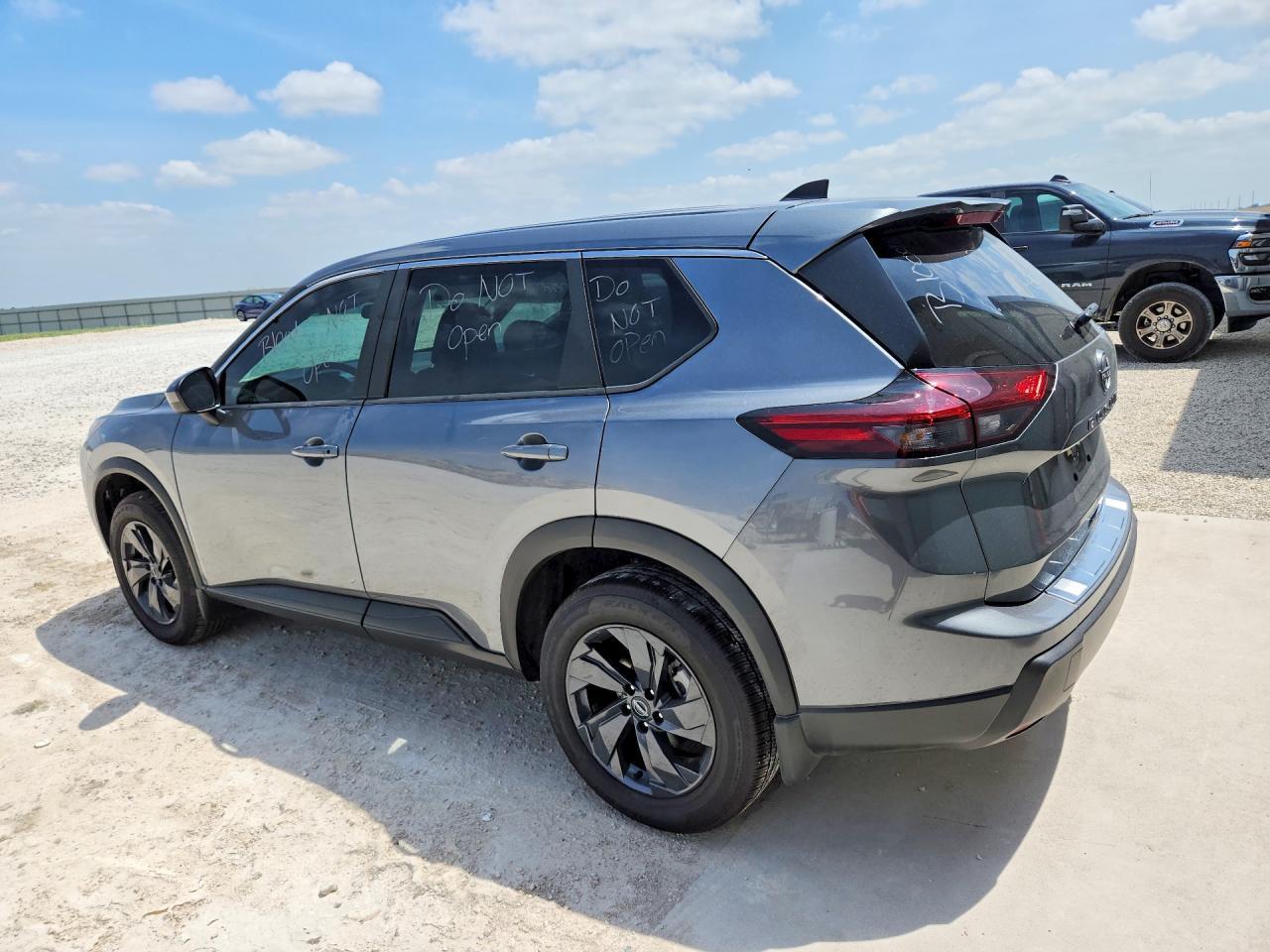 2026 Nissan Rogue Sv - Image 2