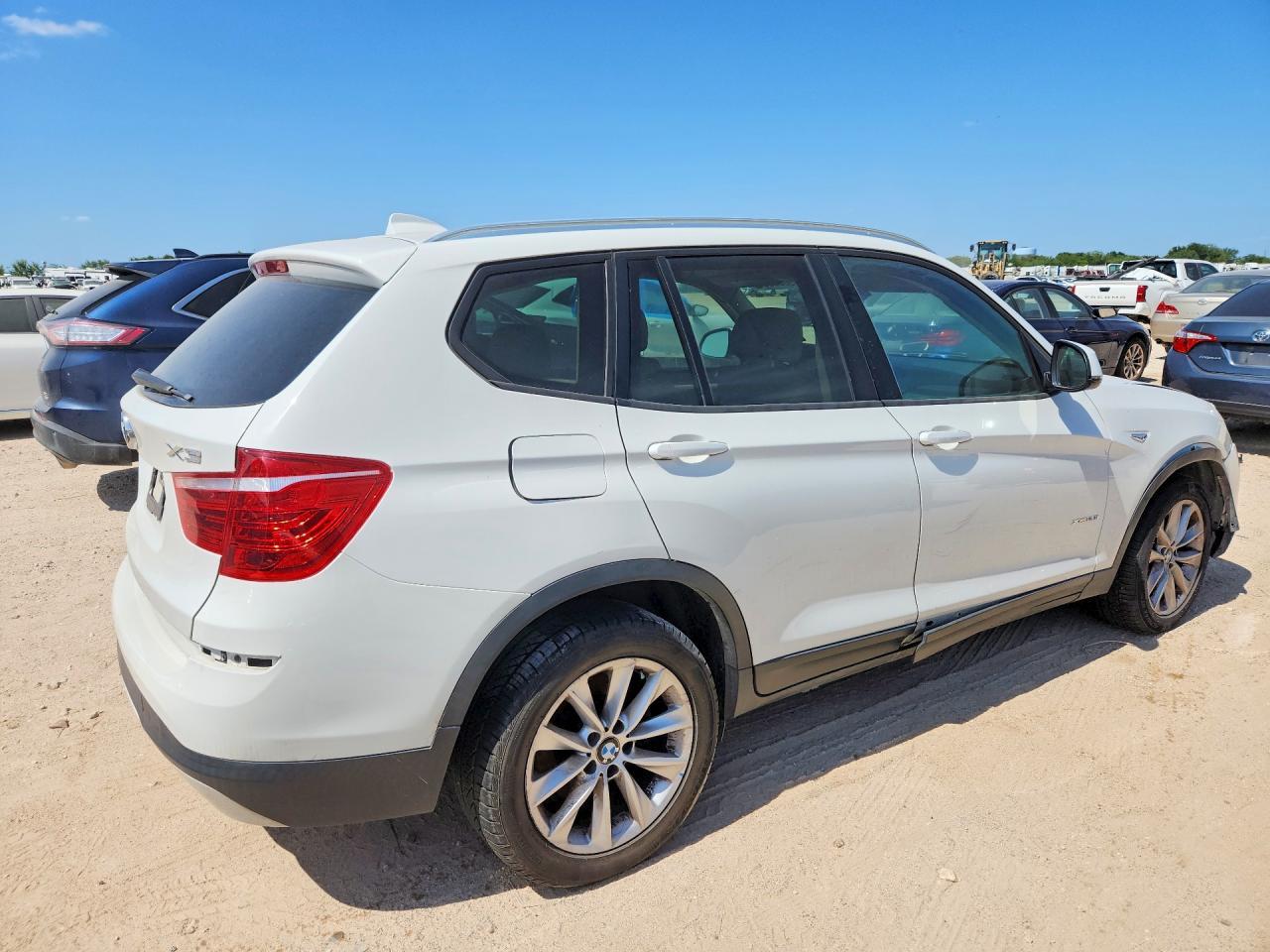 2015 BMW X3 xDrive28I - Фото 3