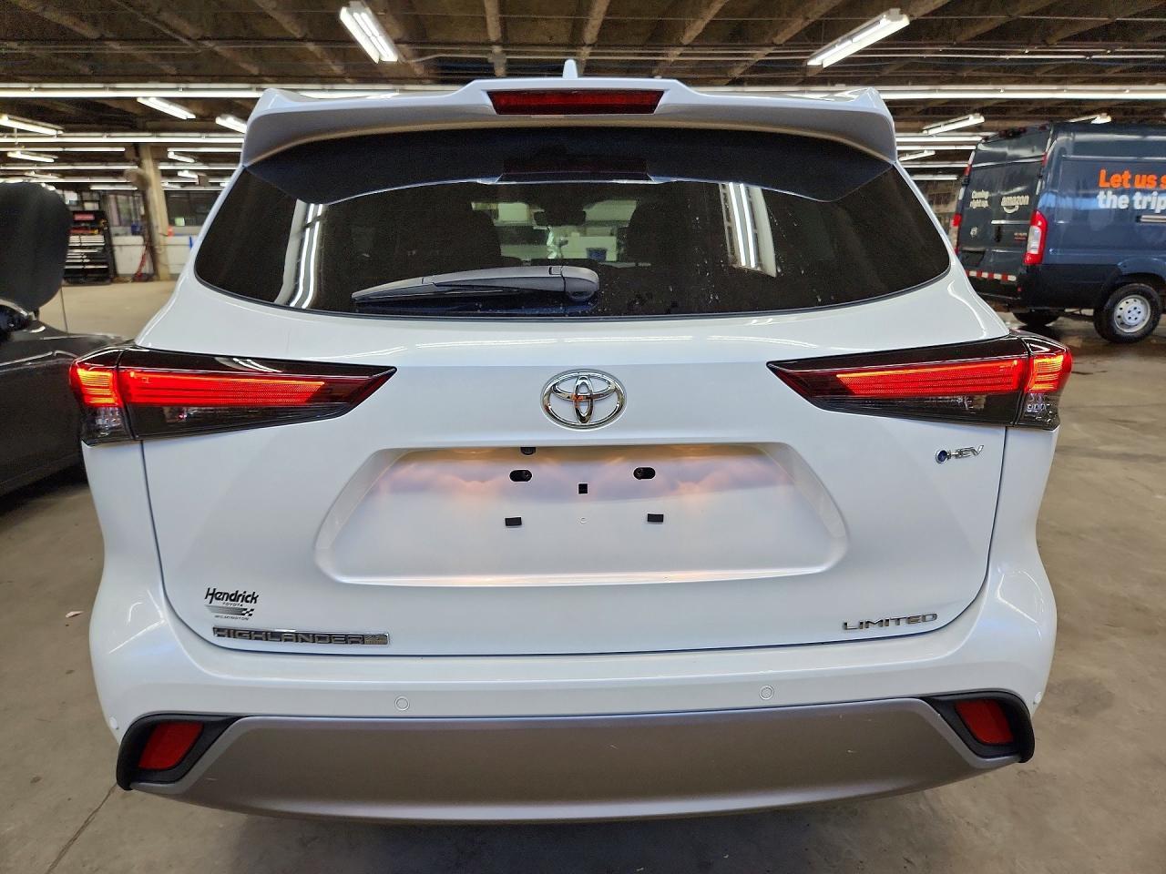 2025 Toyota Highlander Hybrid Limited 25Th Edition - Image 6