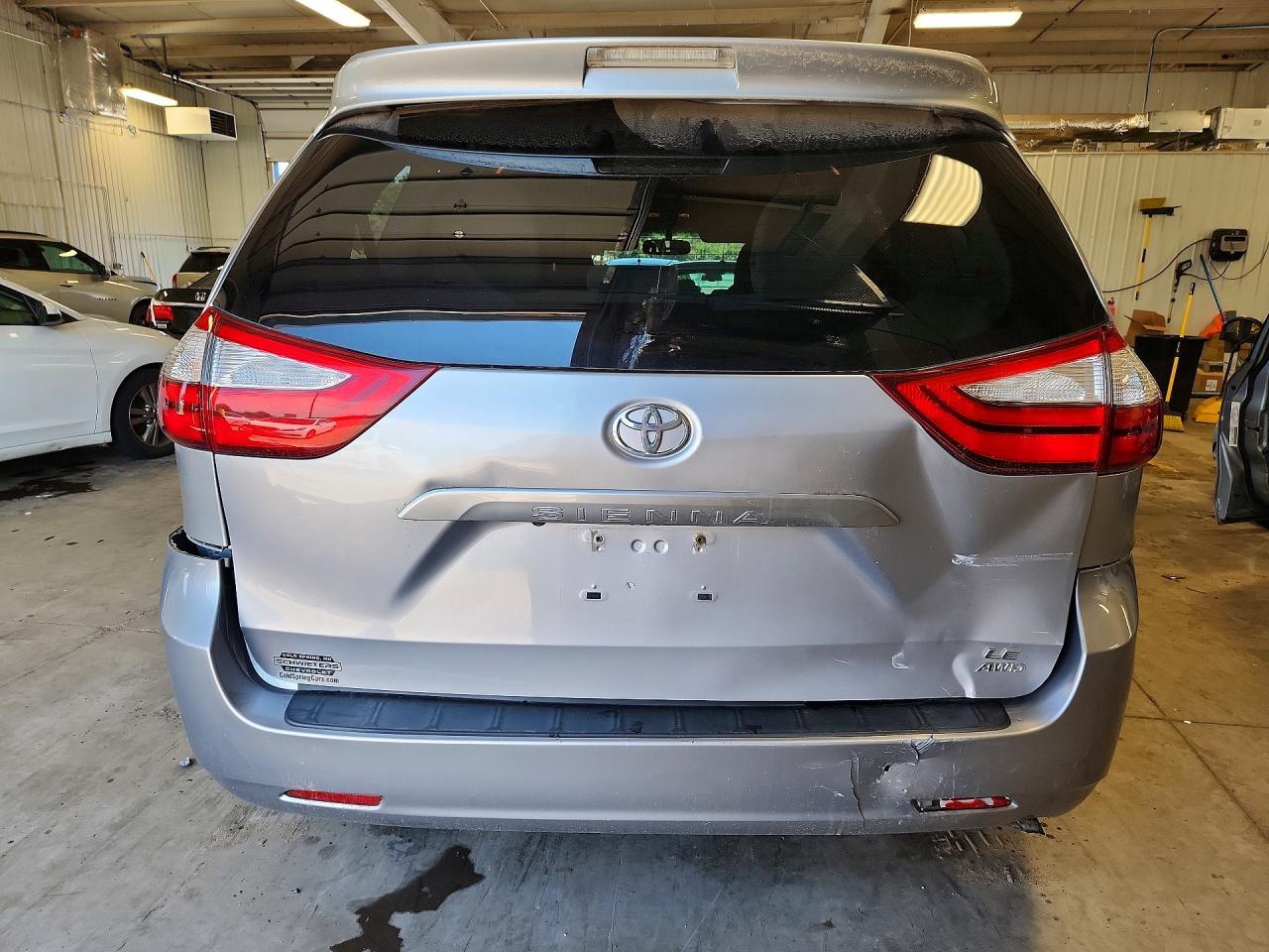 2017 Toyota Sienna Le - Фото 6