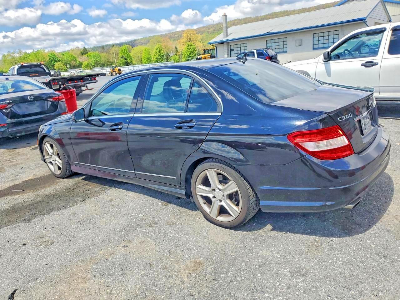 2010 Mercedes-Benz C300 4 Mat - Image 2