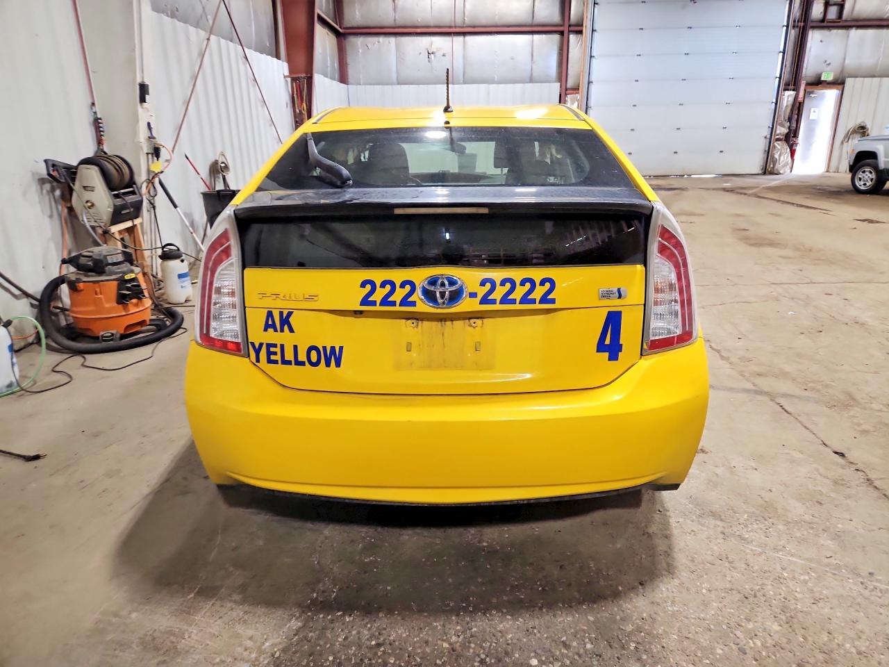 2015 Toyota Prius - Фото 6