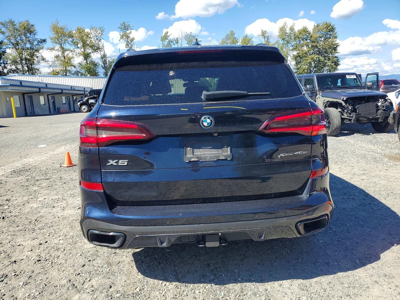 2022 BMW X5 xDrive45E - Image 6