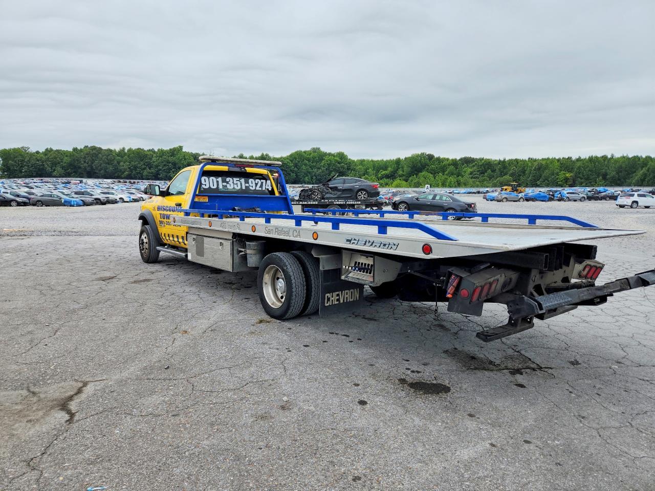 2019 Ram 5500 - Image 2