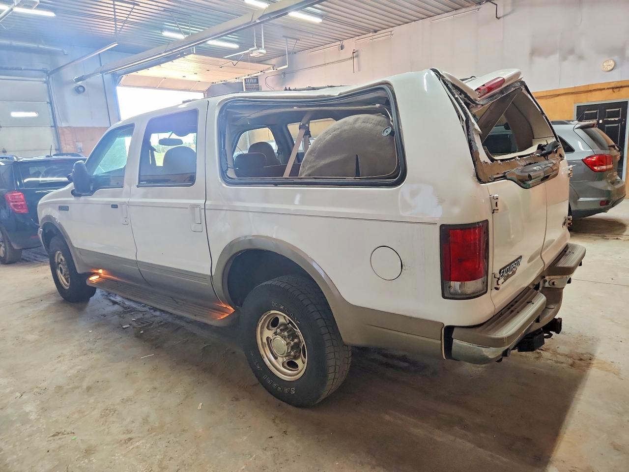 2001 Ford Excursion Limited - Фото 2