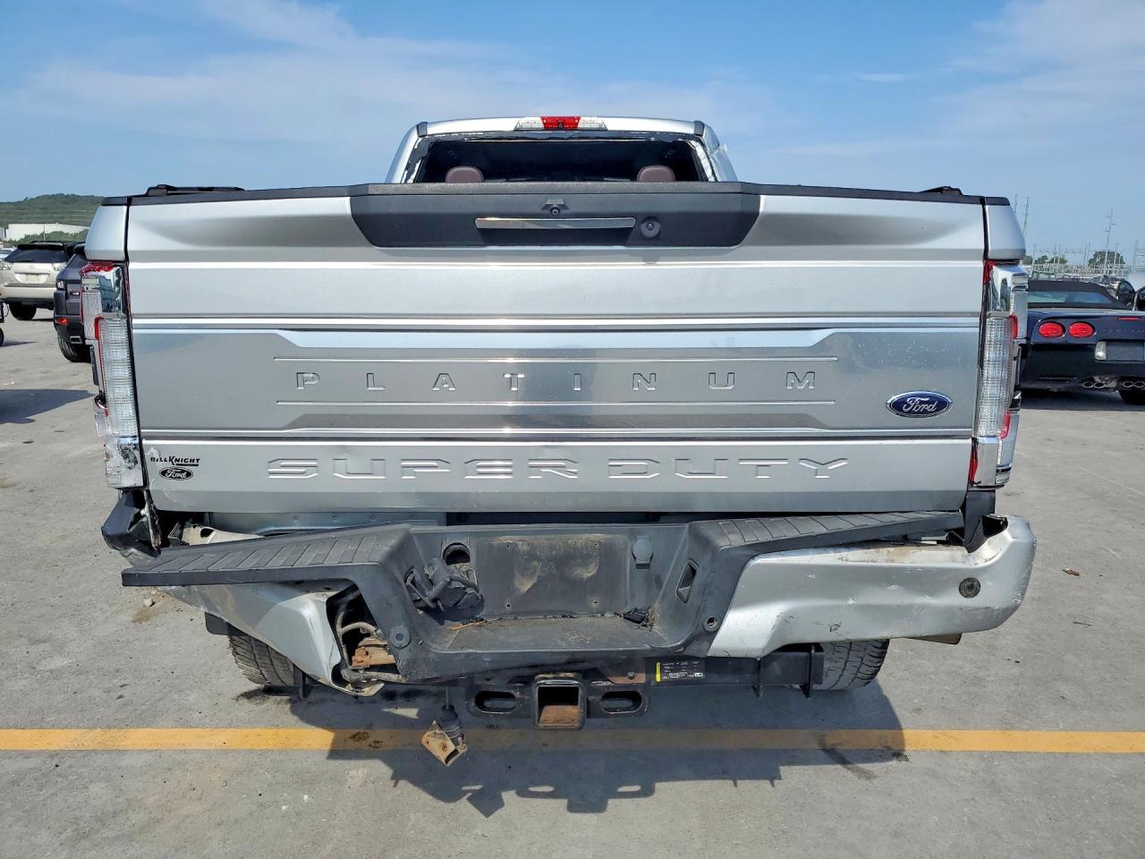 2017 Ford F350 Super Duty - Фото 6