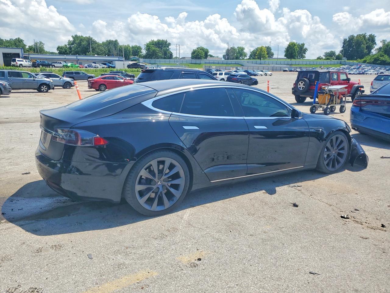 2021 Tesla Model S - Фото 3
