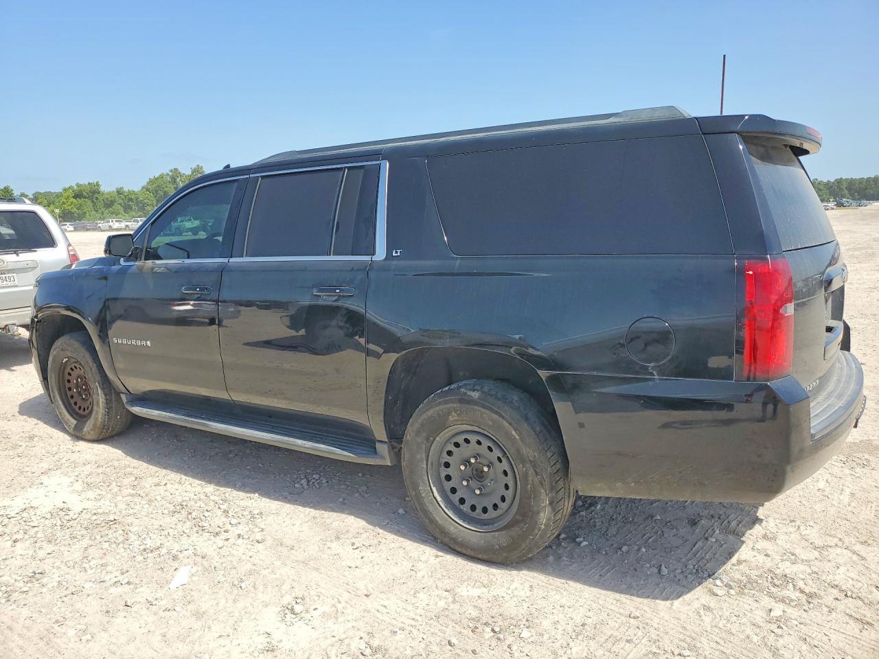 2017 Chevrolet Suburban C1500 Lt - Фото 2