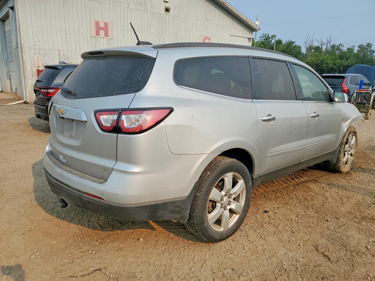 2017 Chevrolet Traverse Lt - Фото 3