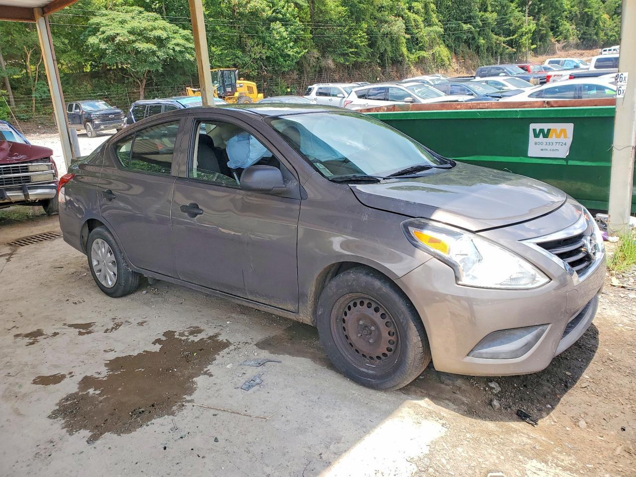 2015 Nissan Versa 1.6 S Plus - Фото 4