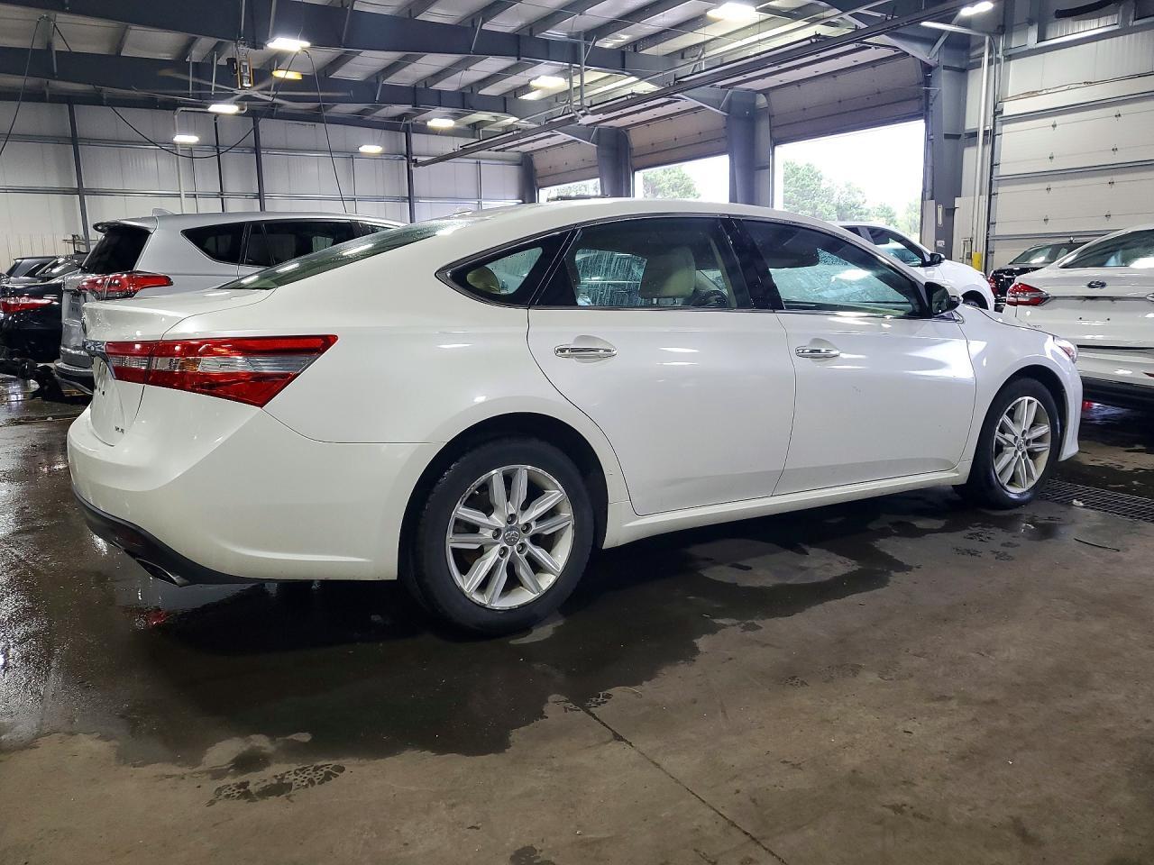 2015 Toyota Avalon Xle - Фото 3