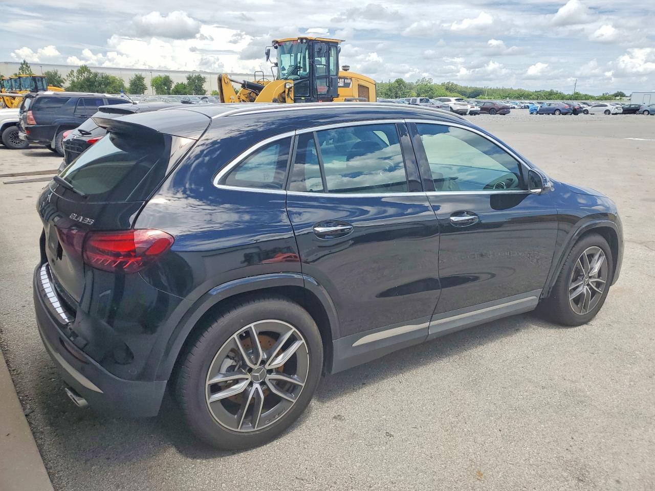 2025 Mercedes-Benz Gla 35 Amg - Image 3