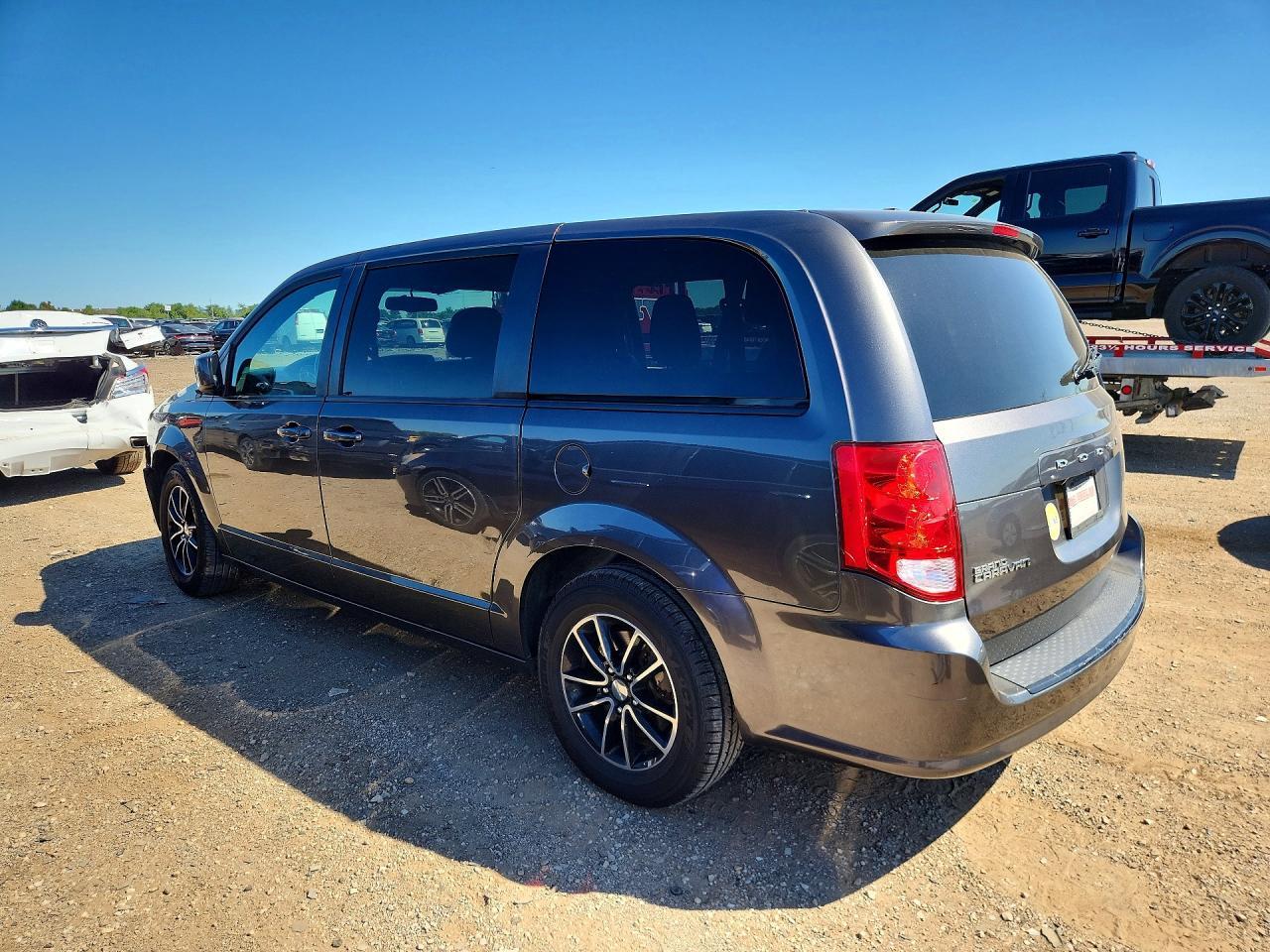 2018 Dodge Grand Caravan Se - Image 2