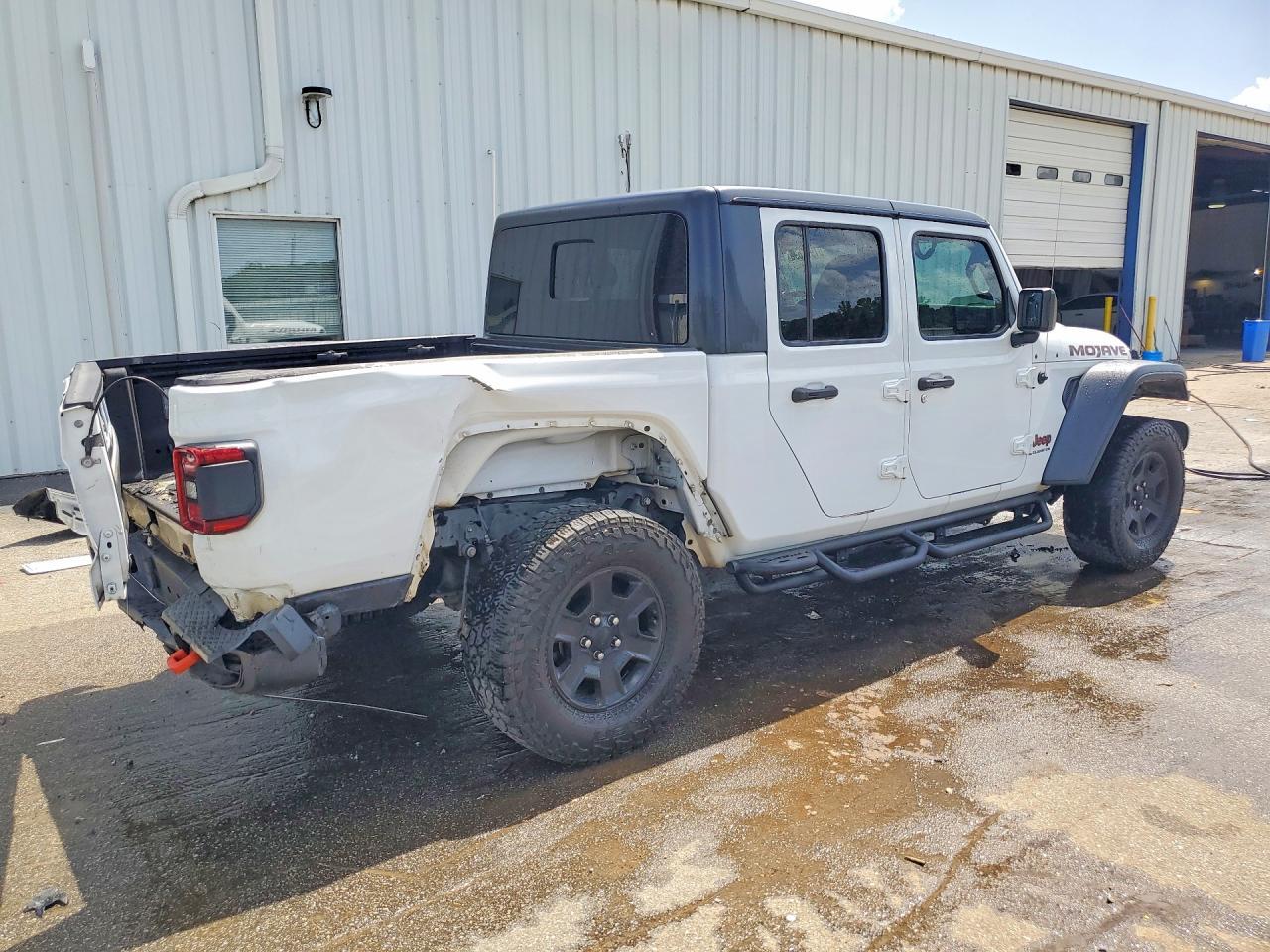 2023 Jeep Gladiator Mojave - Image 3