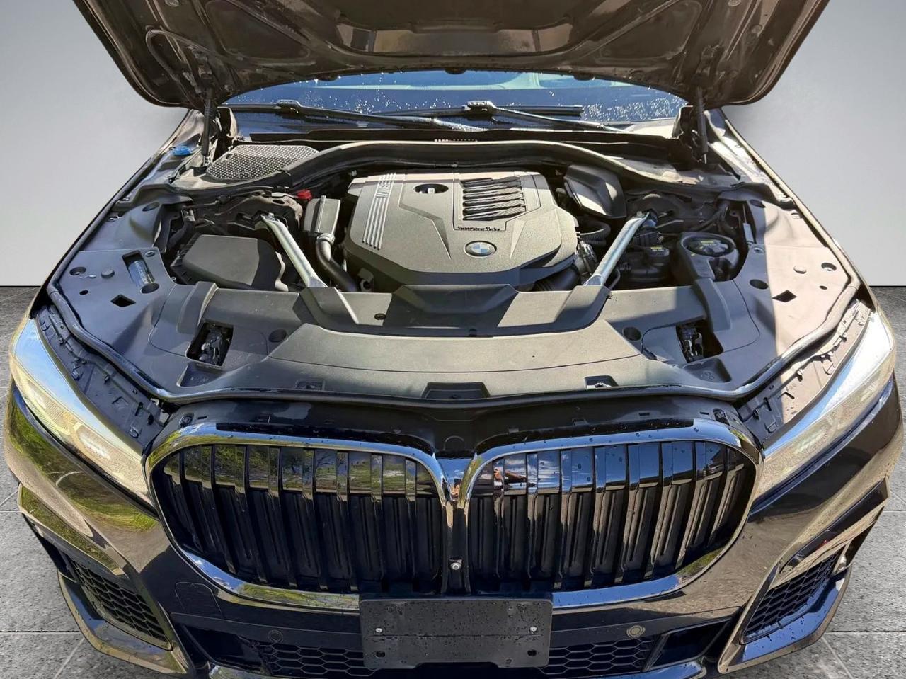 2022 BMW 740 Xi - Image 7