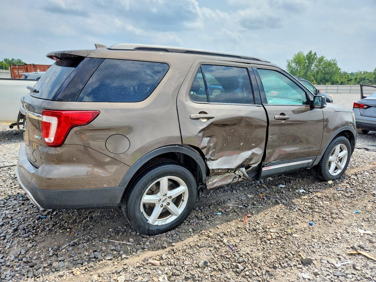 2016 Ford Explorer Xlt - Фото 3