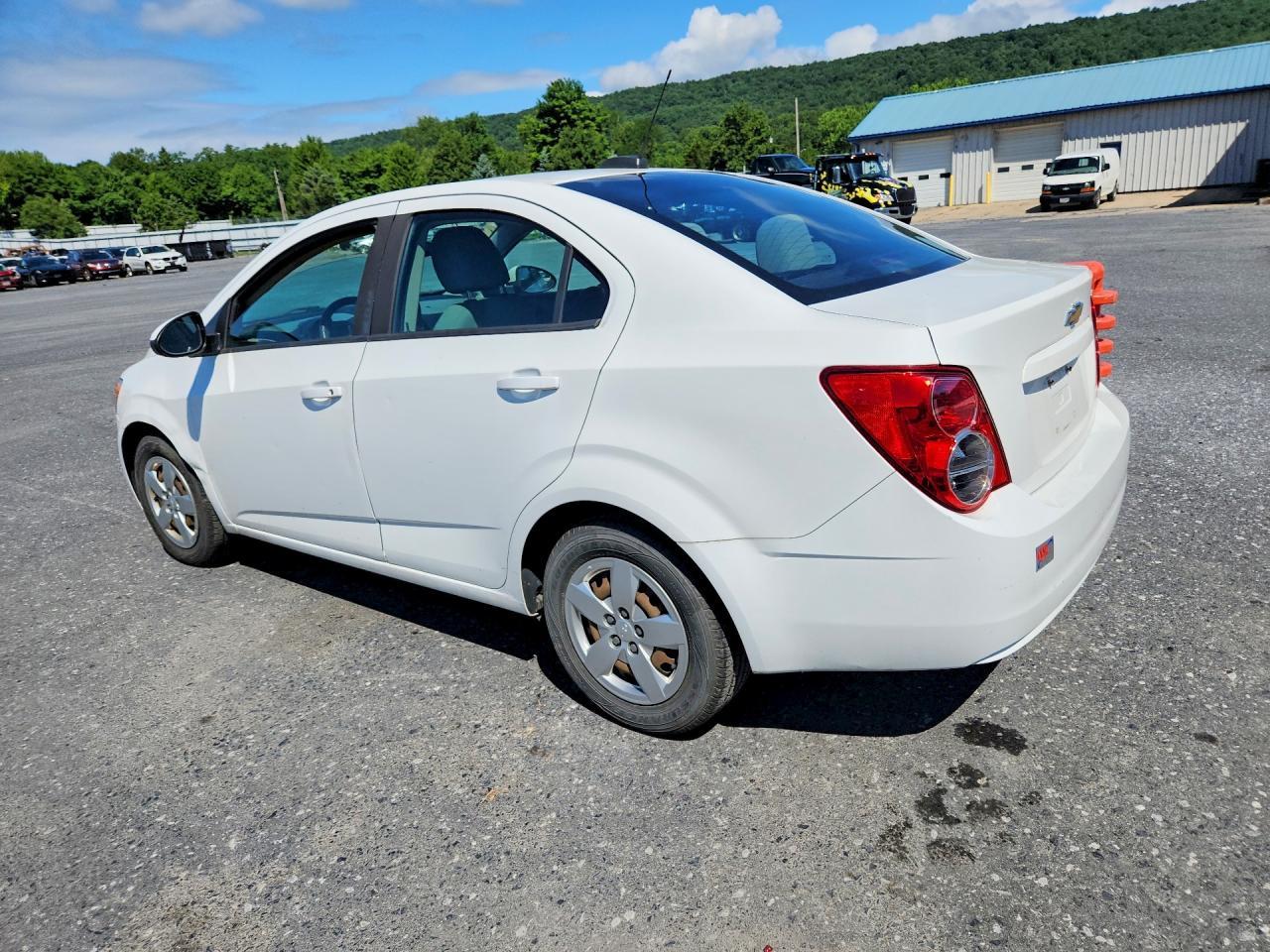 2015 Chevrolet Sonic Ls - Фото 2
