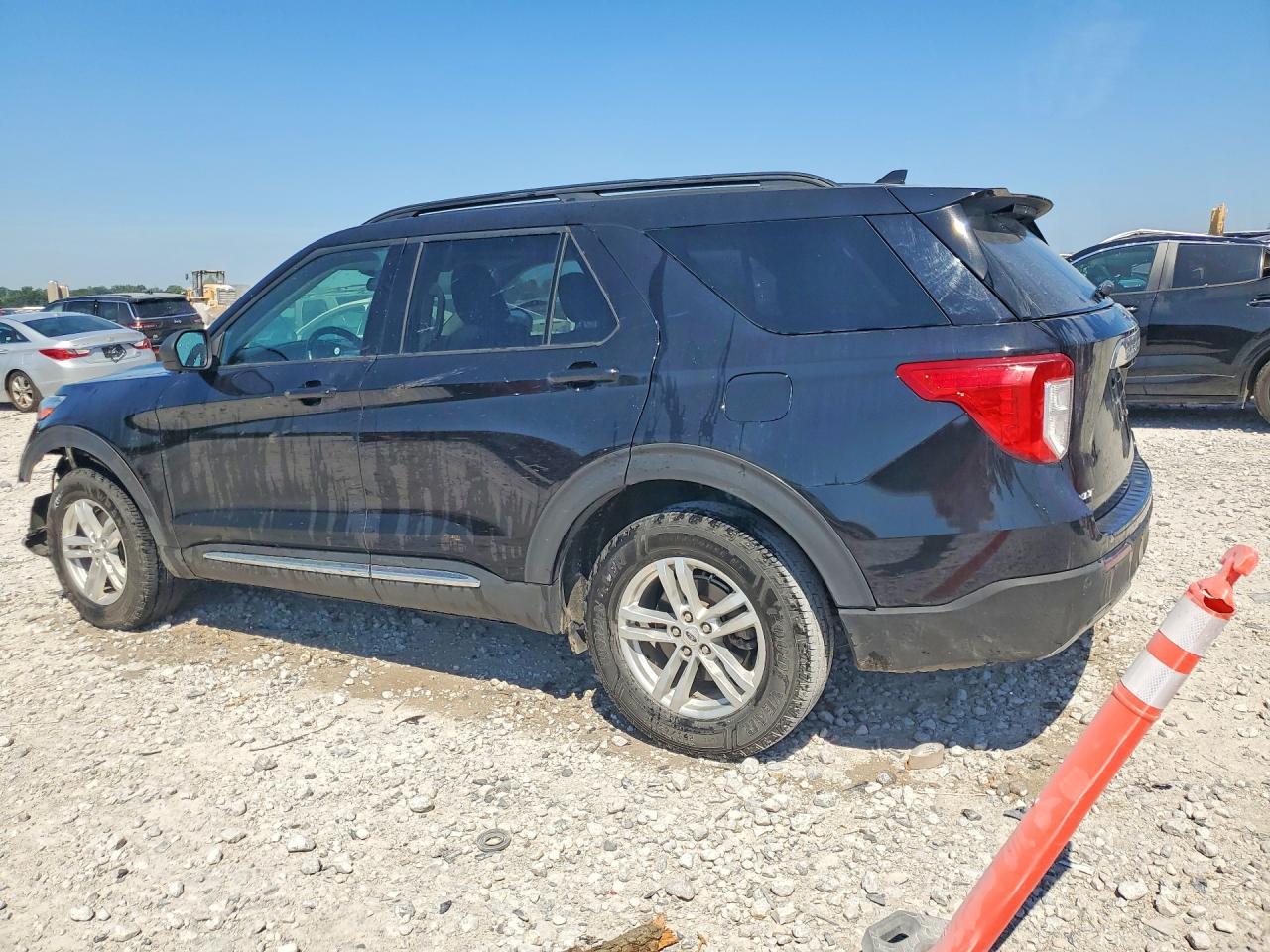 2020 Ford Explorer Xlt - Фото 2
