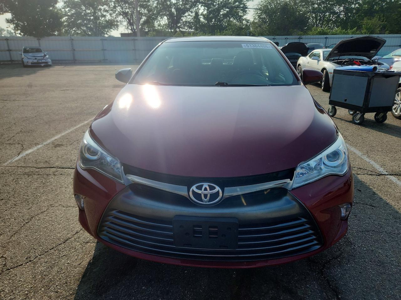 2016 Toyota Camry Se - Фото 5