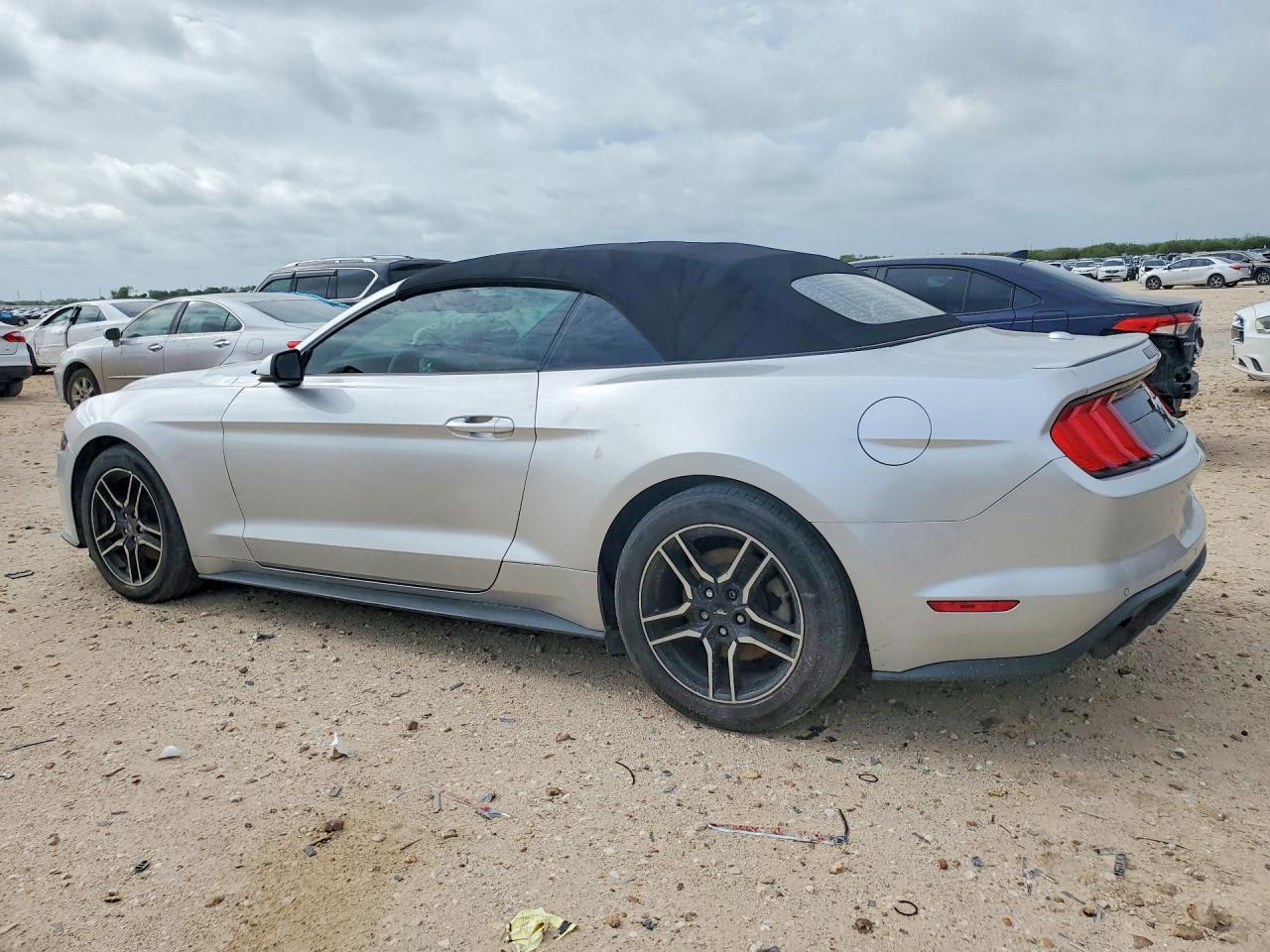 2018 Ford Mustang - Фото 2