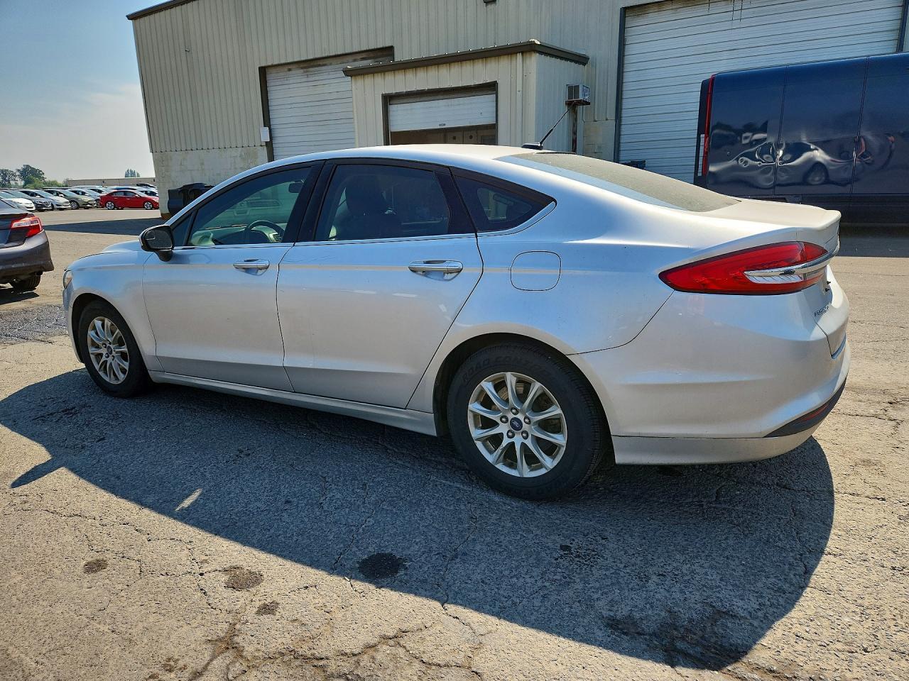 2017 Ford Fusion S - Фото 2