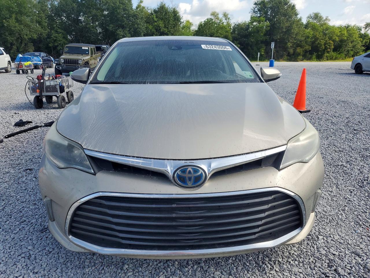 2016 Toyota Avalon Hybrid Limited - Image 5