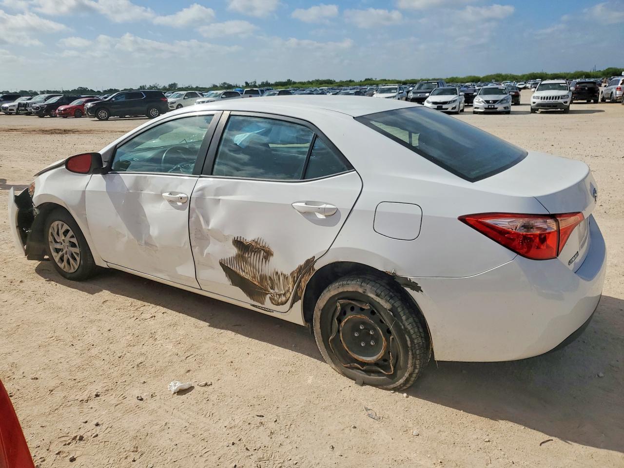 2017 Toyota Corolla Le - Фото 2