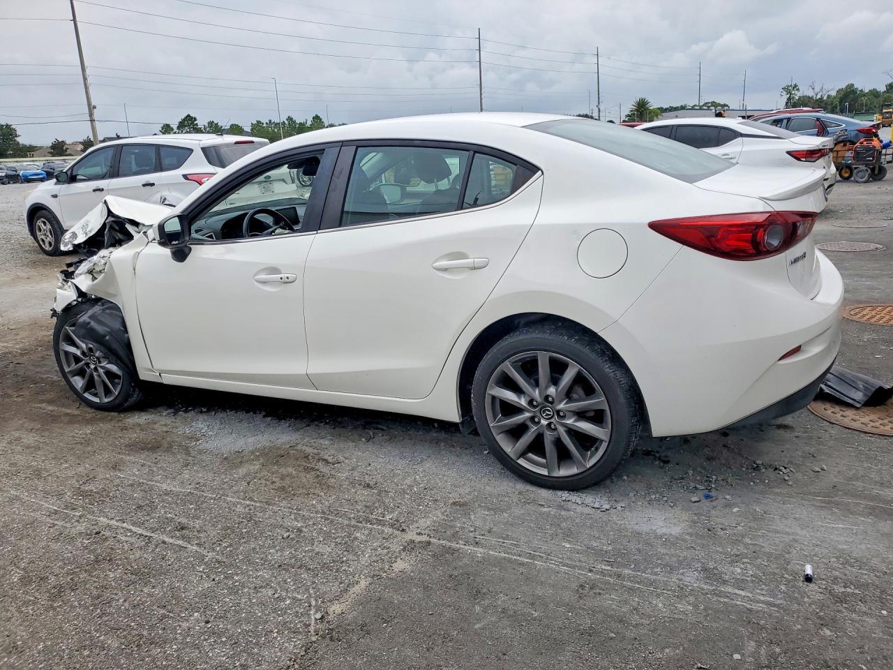 2018 Mazda 3 Touring - Фото 2