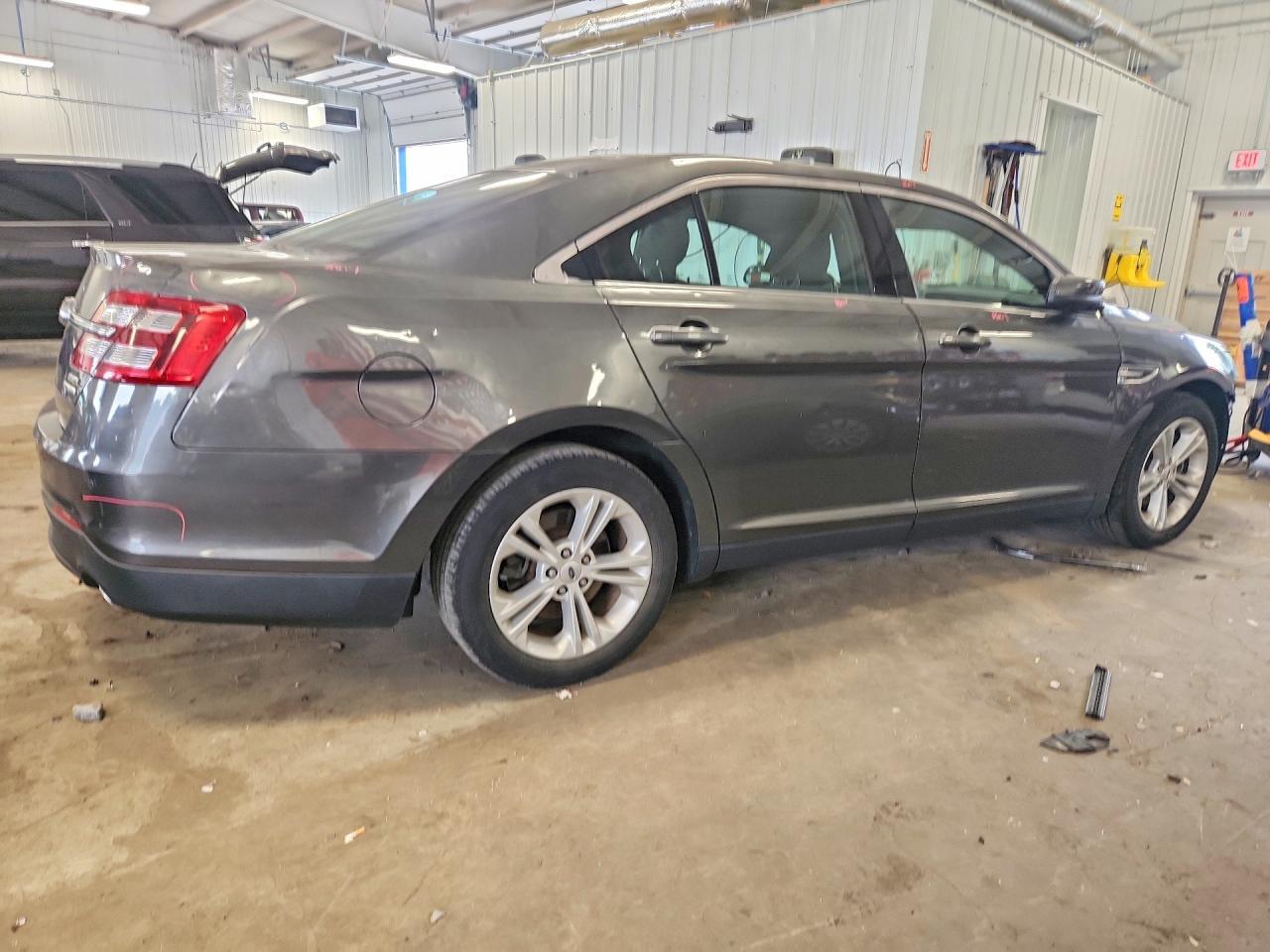 2015 Ford Taurus Sel - Фото 3