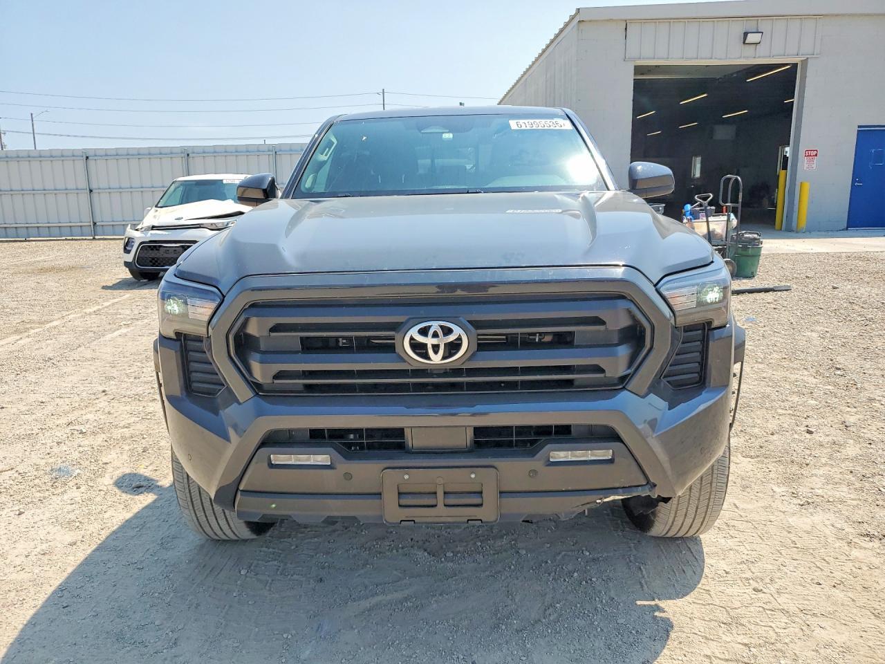 2025 Toyota Tacoma Sr5 - Image 5