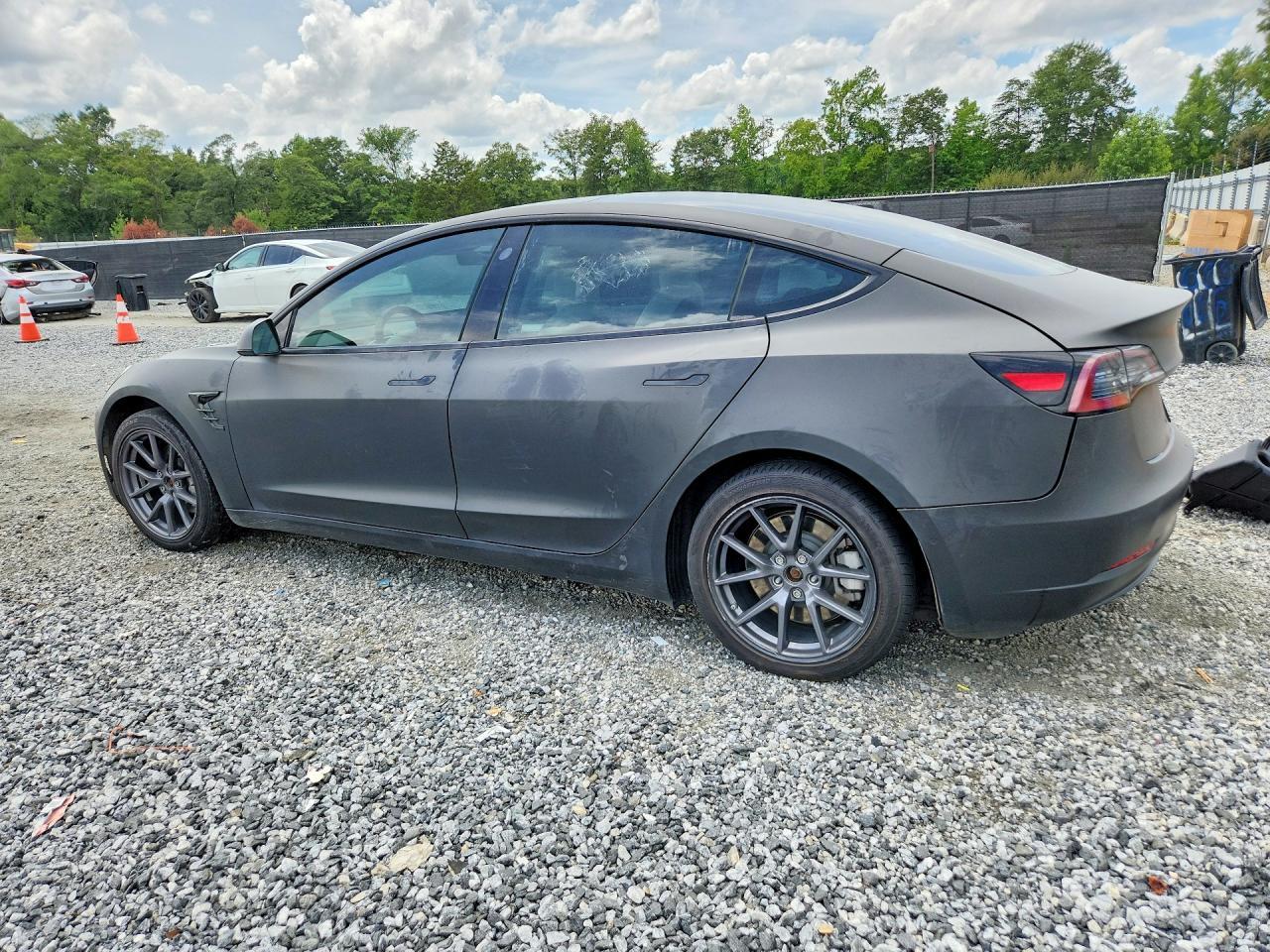 2022 Tesla Model 3 - Фото 2
