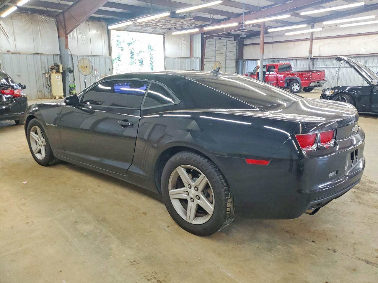 2011 Chevrolet Camaro Lt - Image 2